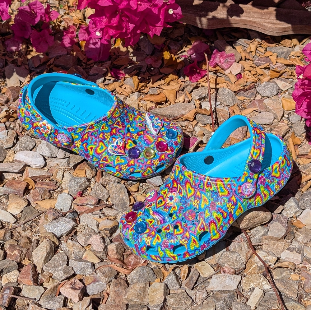 Crocs x Lisa Frank Classic Clogs J3 Women’s 5 207737-4SM Retired Limited Pair - Picture 2 of 15